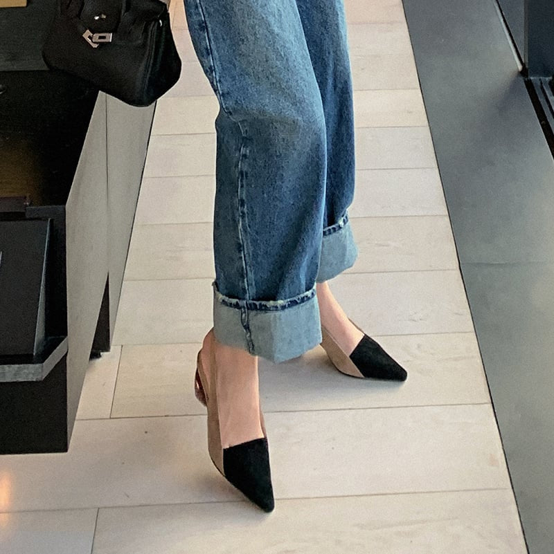 Court shoes