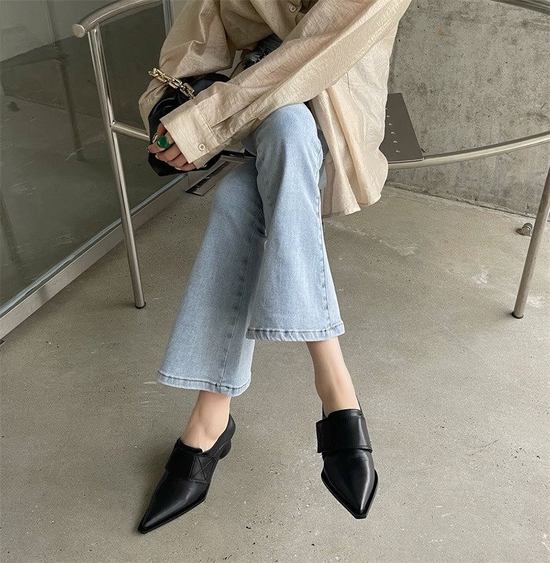 Pointed Toe in Black