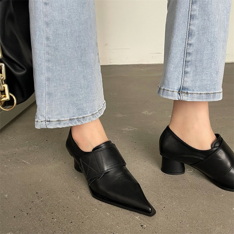 Pointed Toe in Black